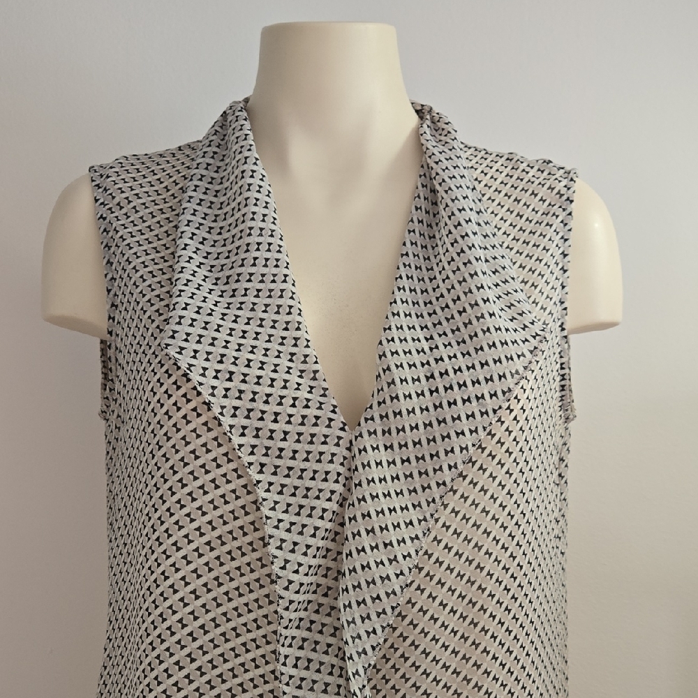 Max Studio Black and White Patterned Camisole